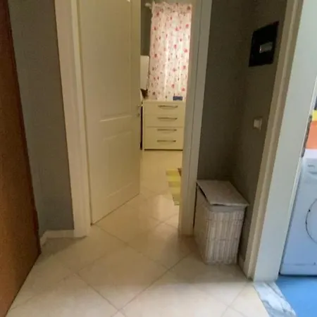 Qerret Apartment Golem (Tirana)