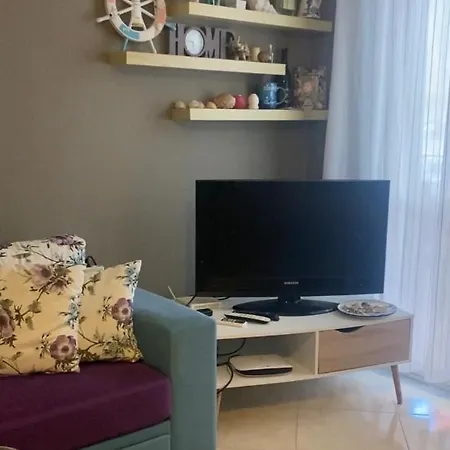 Qerret * Golem (Tirana)